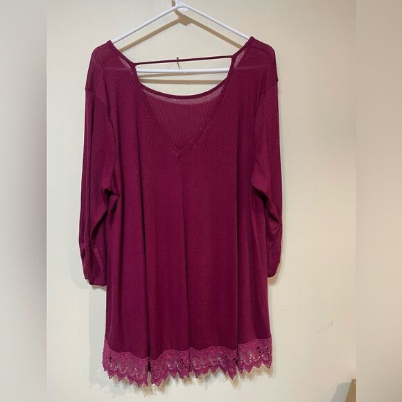 Maurices Women’s Burgundy Top Size 2 - Picture 13 of 13